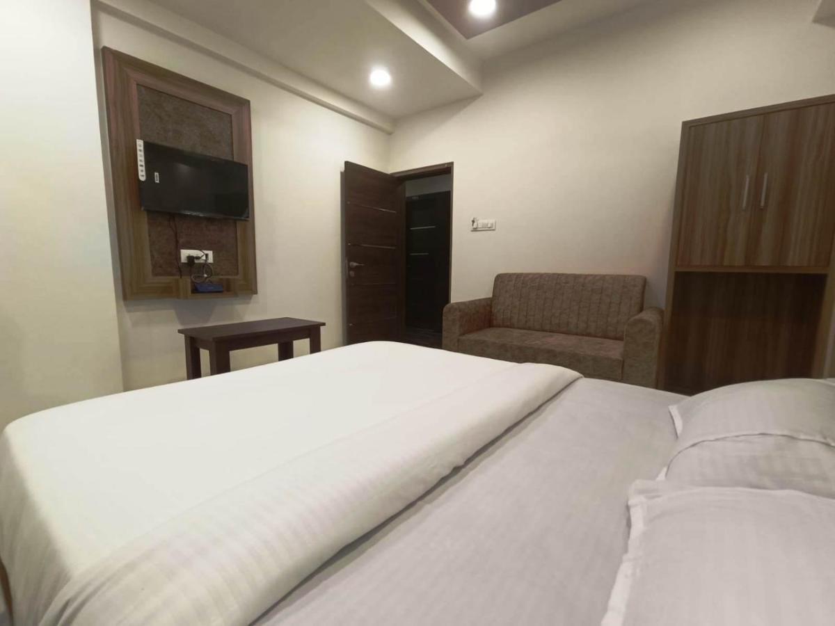 Sai Sagar Lodging & Boarding Ulhāsnagar Extérieur photo