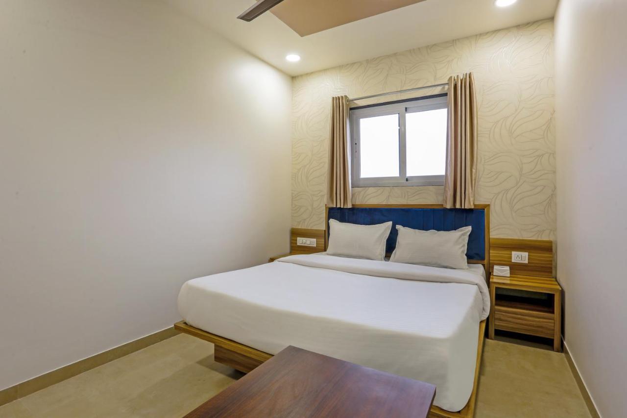 Sai Sagar Lodging & Boarding Ulhāsnagar Extérieur photo